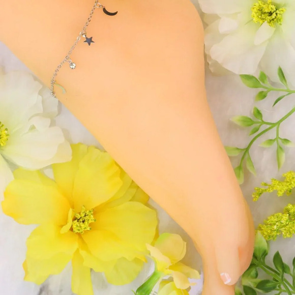 Minimalist Anklet, Sleek & Modern Design, Women’s Fashion, YC110298-A - Picture 9 of 10